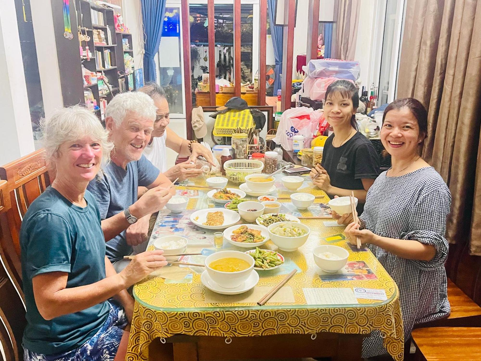 Golden Lantern Tam Thanh Homestay Tam Kỳ Esterno foto